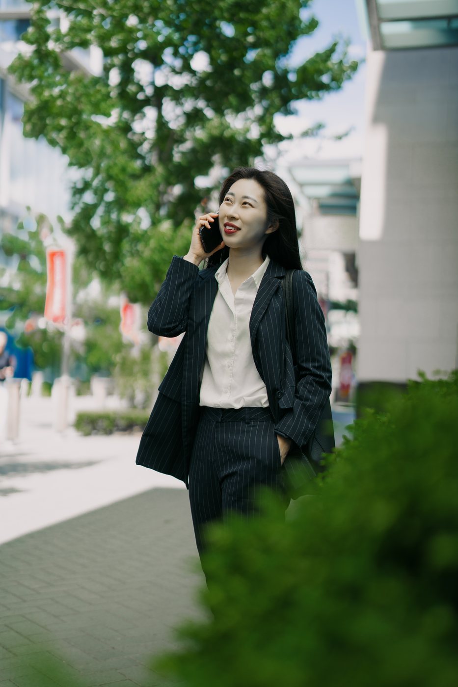 상담 지역을 둘러보는 클로이 최